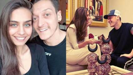 Mesut Özil ve eşi Amine Gülşe'den heyecanlandıran paylaşım!