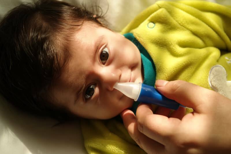Bebeklerin burnu acıtmadan nasıl temizlenir? Bebeklerde burun tıkanıklığı ve temizleme yöntemi