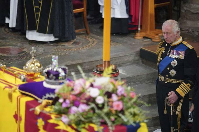 Kral III. Charlesın taç giyme töreninin tarihi belli oldu
