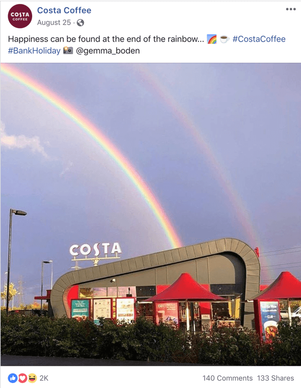 Costa Coffee'den UGC'yi paylaşan Facebook yayını örneği.