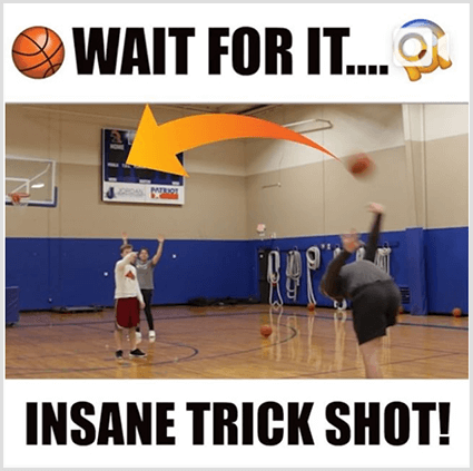 Bir Instagram video gönderisi küçük resminin üzerinde beyaz çubuklar ve spor salonunda basketbol topu ile hile yapan beyaz bir adamın görüntüsünün üstünde ve altında siyah metin bulunur. En üstteki metinde bir basketbol emojisi ve Wait For It metni bulunur. Alttaki metin Deli Trick Shot!