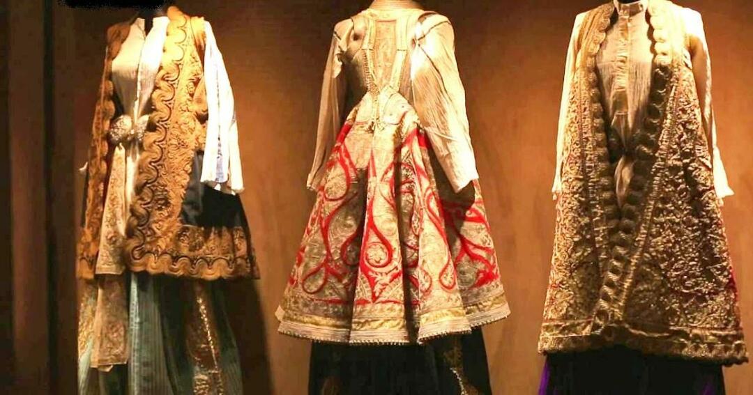 18'inci ve 19'uncu yüzyılda Osmanlı Sarayı'nda kadın giysileri nasıldı?