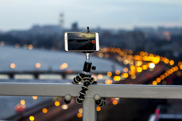 Joby GorillaPod serisi, hem akıllı telefonlar hem de kameralar için esnek tripodlar içerir.