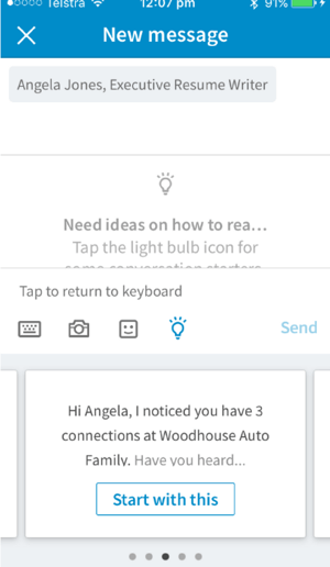LinkedIn mobil uygulaması, mesaj göndermek istediğiniz bağlantıya göre konuşma başlatıcıları sağlar.