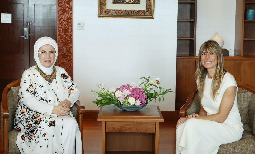 Emine Erdoğan Bali'de lider eşleriyle buluştu