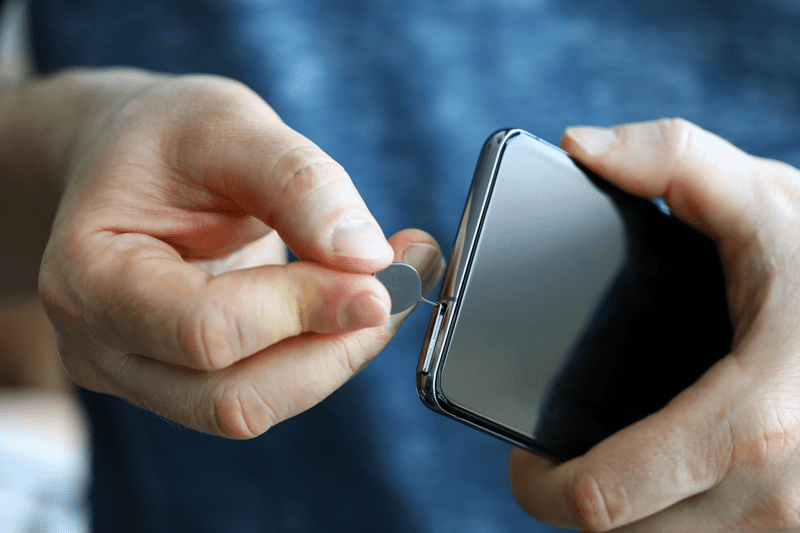 Android akıllı telefonda SIM kartı çıkarma