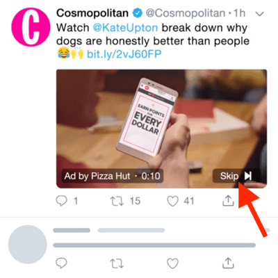 6 saniye sonra reklamı atlama seçeneği olan bir Twitter Video Reklamı örneği.