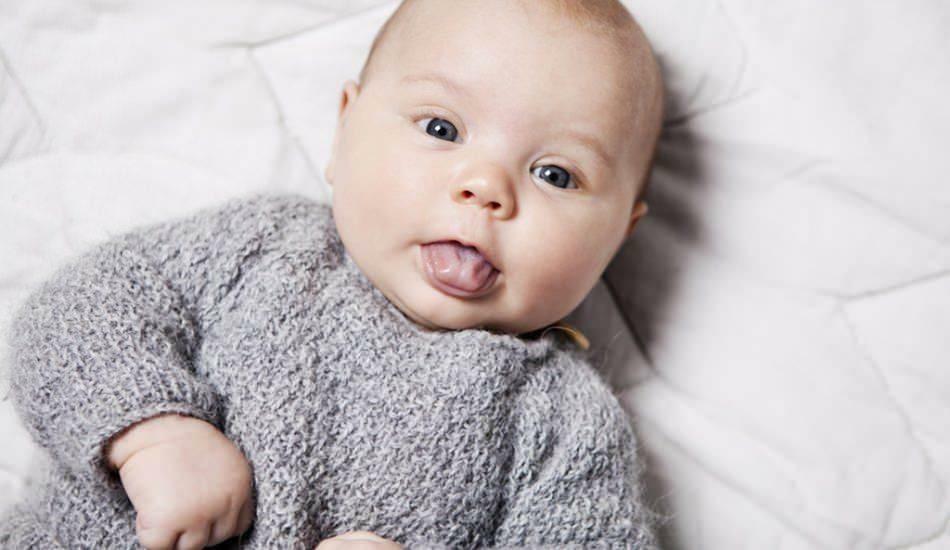 bebeklerde dil çıkarma