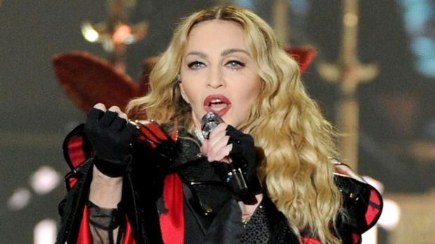 Madonna'ya çağrı yaptı: Katillerin sahnesinde şarkı söyleme