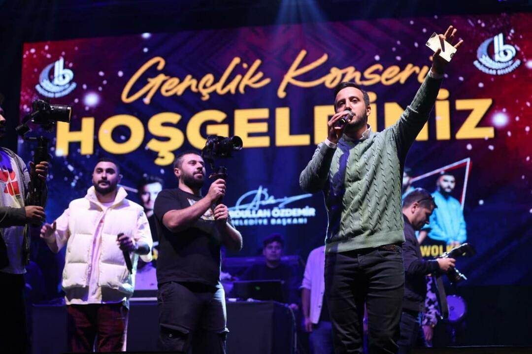 Mustafa Ceceli Bağcılar'daki Gençlik Konseri'nde rüzgar gibi esti!