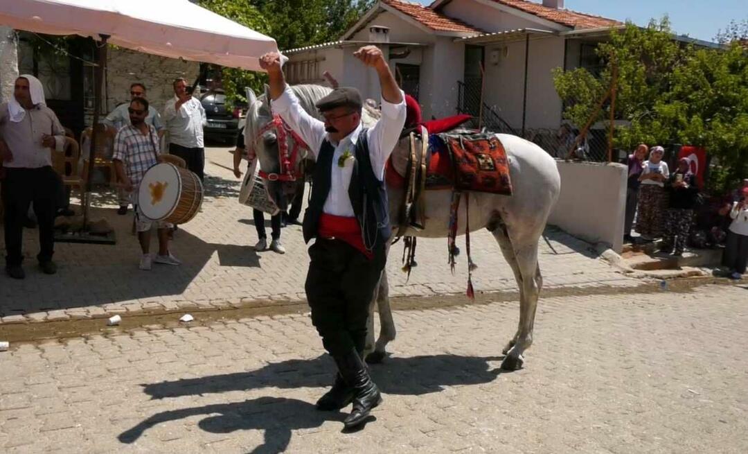 Sahibiyle harmandanlı oynayan at sosyal medyada gündem oldu!