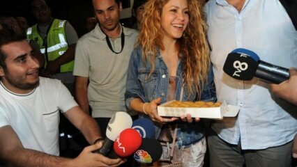 İstanbul'a gelen Shakira'ya baklavalı karşılama