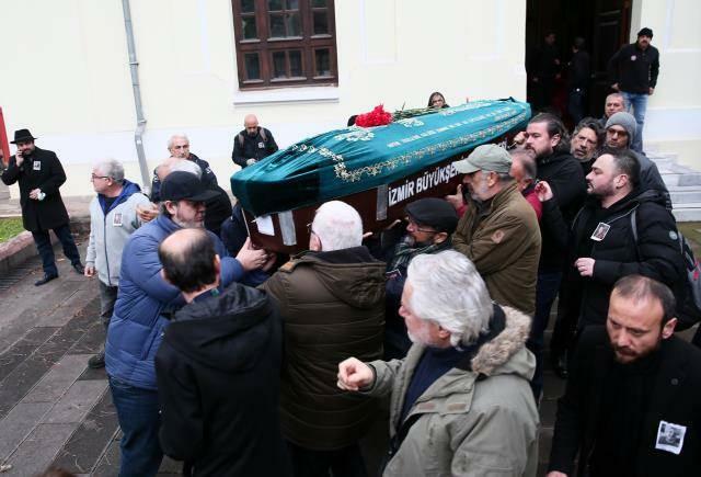 Levent Günerin cenazesi eski bornova mezarlığına defnedildi