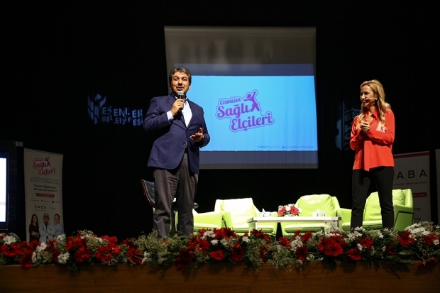 Esenlerli kadınların etkinliğine 'Mustafa Sandal' katıldı