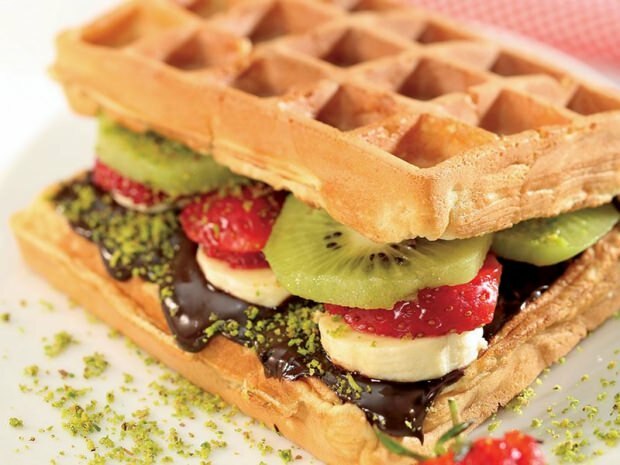 Waffle kaç kalori ve kilo aldırır mı? Tost makinesinde kolay waffle nasıl yapılır?
