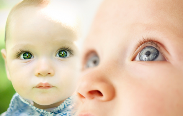 bebeklerde göz rengi