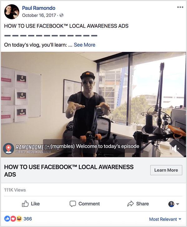 Facebook'ta yayınlanan Paul Ramondo vlog'unda Facebook Yerel Farkındalık Reklamları Nasıl Kullanılır metni bulunmaktadır. Bu başlığın altında Bugünün Vlog'unda Öğreneceksin metni var... Videoda Paul bir pencere ofisinde L şeklinde bir masanın arkasında duruyor. Beyzbol şapkası ve siyah tişört giyiyor.
