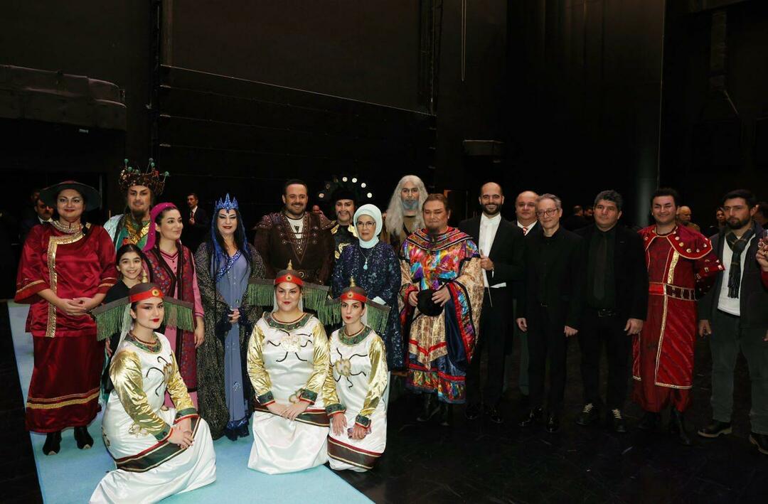Emine Erdoğan Turandot operasını izledi