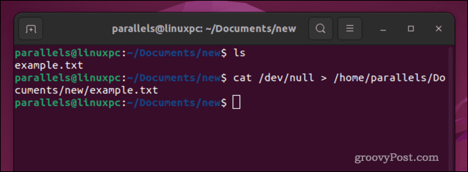 cat komutunu kullanarak Linux'ta bir dosyayı boşaltın