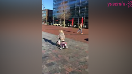 Bisikletli küçük kız polislerle yarıştı!