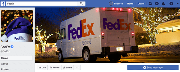 Bu, FedEx Facebook sayfasının ekran görüntüsüdür. Tatillerde, profil resmi, beyaz bant üzerinde FedEx baskılı mor bir Noel Baba şapkasıdır. Kapak fotoğrafı, ışıklarla süslenmiş evlerin yanından geçen bir FedEx kamyonudur.