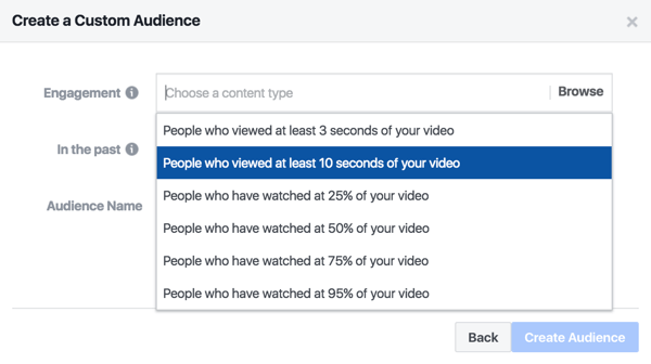 Gösterinin en az 10 saniyesini izleyen kişileri hedefleyen bir Facebook reklamıyla video içeriğini güçlendirin.