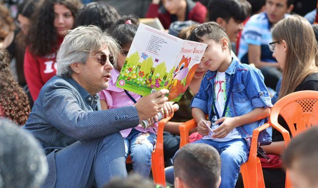 Kitapseverler Taksim Meydanı'nda buluştu