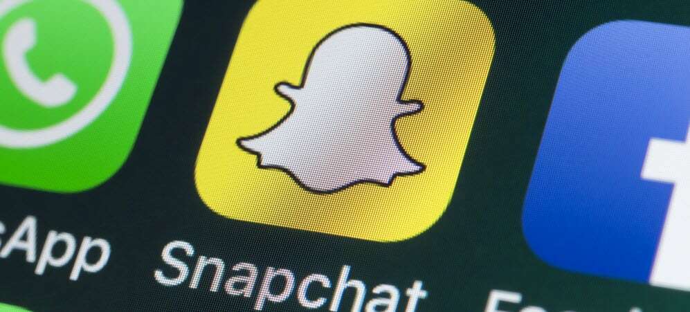 Cep telefonunda Snapchat logosu