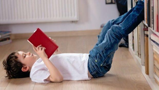 Kitap okumak istemeyen çocuğa ne yapılmalı? Okumayı sevdiren etkili yöntemler