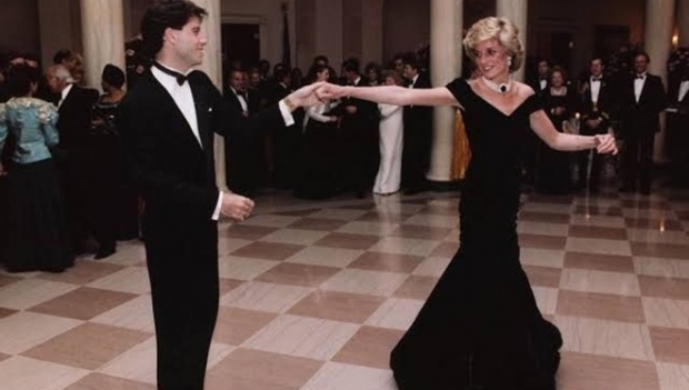 Prenses Diana elbisesi 264 bin sterline (2 milyon TL) satıldı