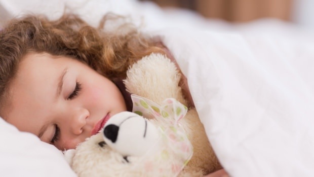 Çocuklar ne zaman tek başına yatmalı?