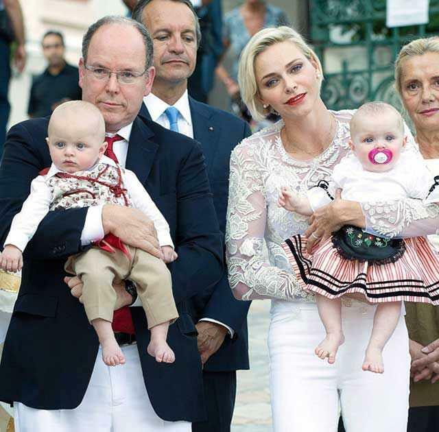 Monako Prensi Albert, Prenses Charlene ve ikizleri