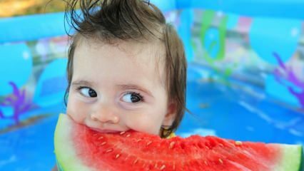 Sıcak havalarda bebeklere ne yedirilmeli?