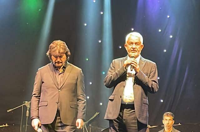 Ahmet Şafak Bartındaki patlamadan dolayı konserini yarıda bıraktı
