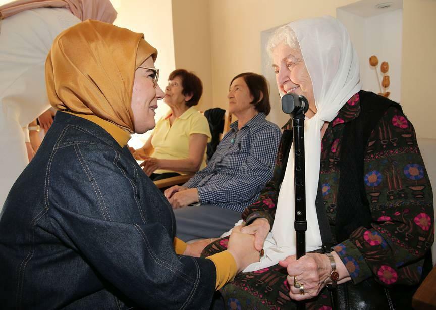 Emine Erdoğan 1 Ekim Yaşlılar Gününü kutladı