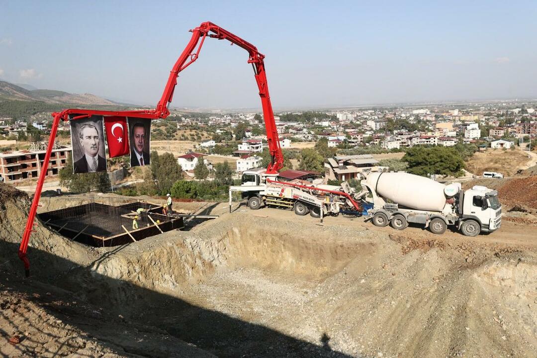  Hatay ve Adıyaman da temelleri atılan çocuk evleri siteleri