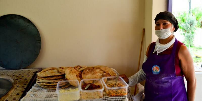 Mersin'de kadınlar tandır evleriyle aile bütçesine katkı sağlıyor!