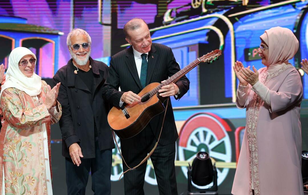 Yusuf İslam gitarını Cumhrubaşkanı Erdoğana hediye etti