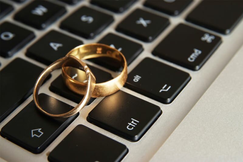 İnternet evliliği caiz mi? İnternetten tanışarak evlenmek