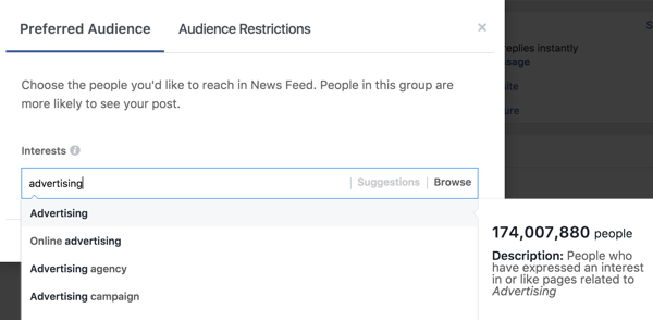 Bir ilgi alanı yazdığınızda, Facebook sizin için ek ilgi alanı etiketleri önerecektir.