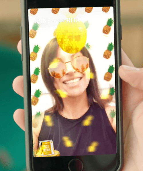 Reklamverenler artık kendi AR reklam kampanyalarını Snap Ads, Story Ads ve Filters ile birlikte doğrudan Snapchat'ın self servis aracından çalıştırabilir ve yönetebilir.