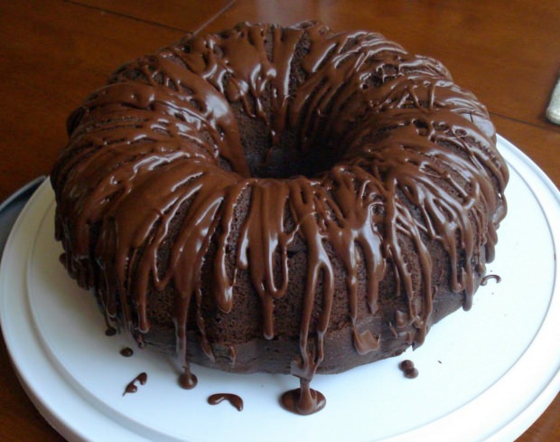 En kolay çikolatalı kek tarifi! Çikolatalı kek nasıl yapılır? Az malzemeli çikolatalı kek