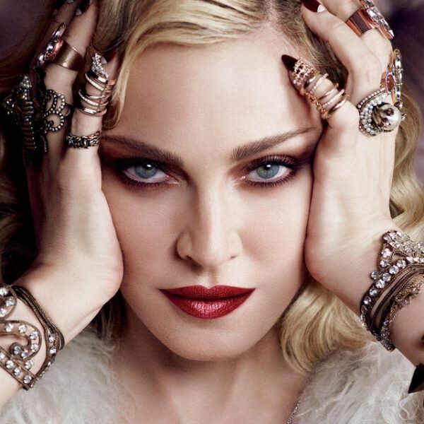 Madonna'ya Hollander adlı hayranı dava açtı