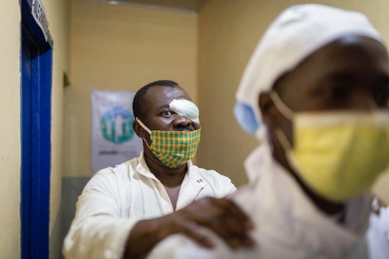 Gamze Özçelik koronavirüs dinlemiyor: Gana için yardım kampanyası başlattı!