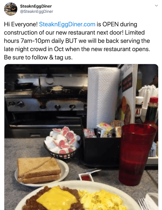 @steakneggdiner tarafından yeni restoranlarının yapımı sırasında sınırlı saatlerde tweet atan twitter gönderisinin ekran görüntüsü