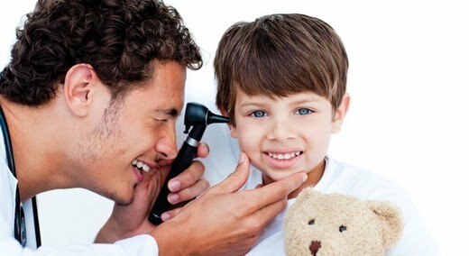 Обърнете внимание на здравето на ушите при децата!