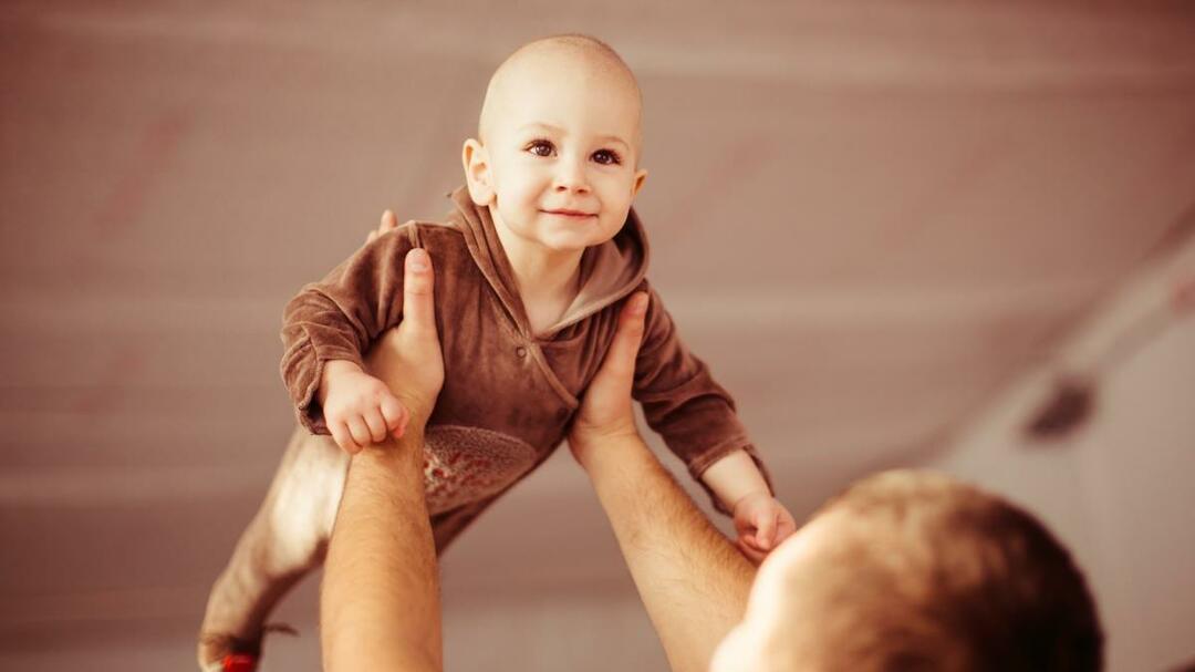 Bebekler neden havaya atılmaz? Bebeği havaya fırlatmak zararlı mı? Sarsılmış bebek sendromu