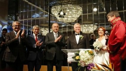 Dışişleri Bakanı Çavuşoğlu, Antalya'da nikah törenine katıldı
