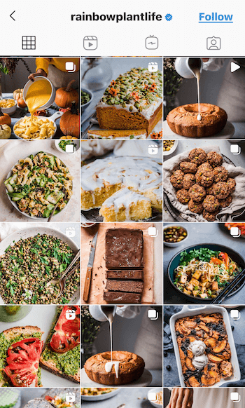 Derin, zengin tonlarda öne çıkan vegan yemeklerini gösteren @rainbowplantlife instagram beslemesinin örnek ekran görüntüsü
